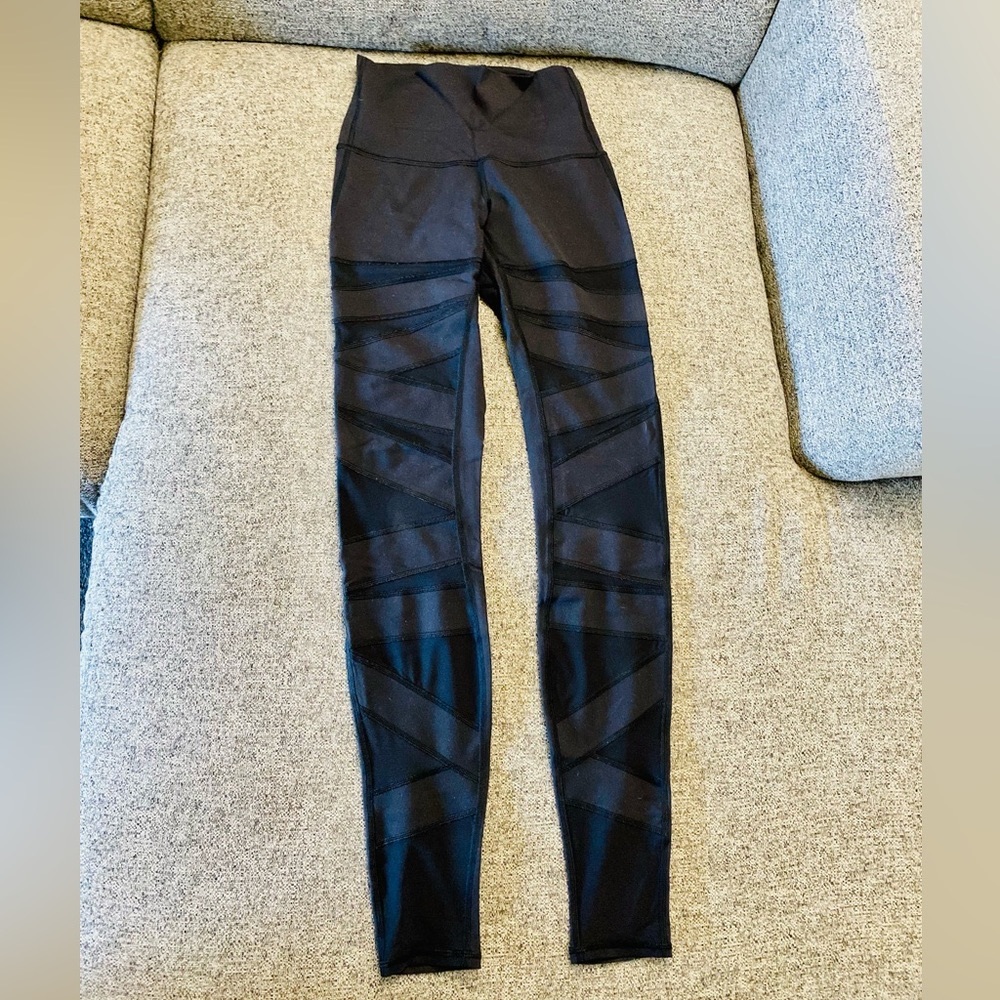 Lululemon wunder under mesh leggings